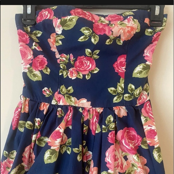Forever 21 Women's Blue Rosebud Strapless Dress Size: M - Picture 5 of 8